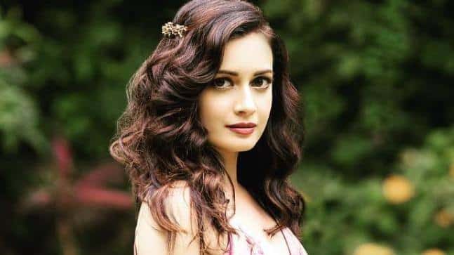dia mirza wallpaper