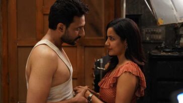 a simple murder review