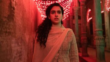 Pagglait Video Songs